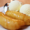 91.Innbakt fritert banan serveres med iskrem